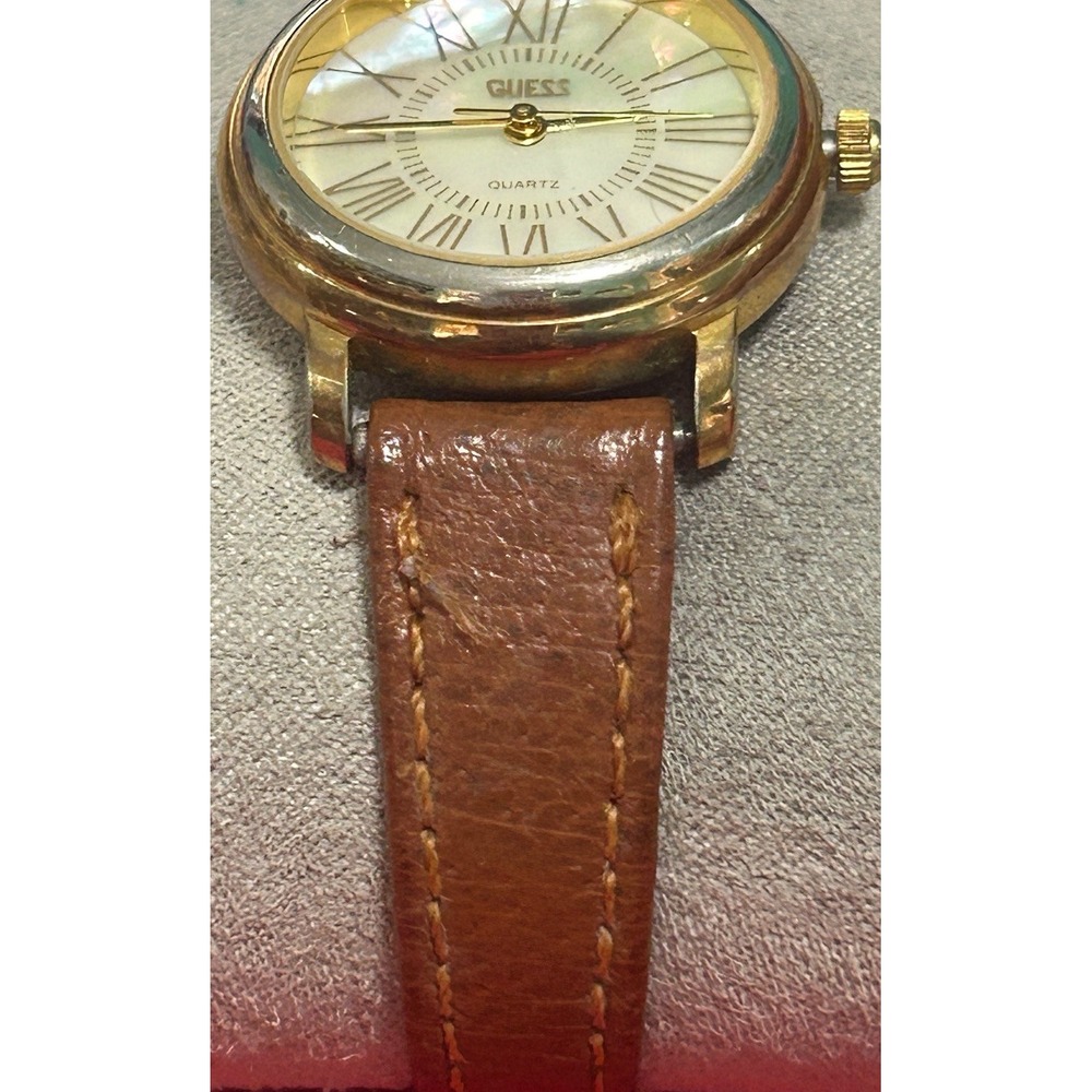 Guess Inc 1988 Womens Watch Gold Tone Hong Kong Made New Battery - Picture 13 of 16